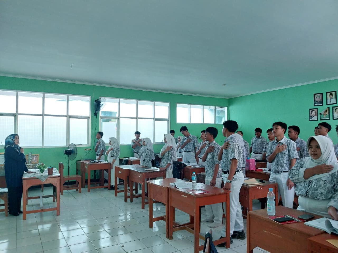 Membangun Generasi Emas